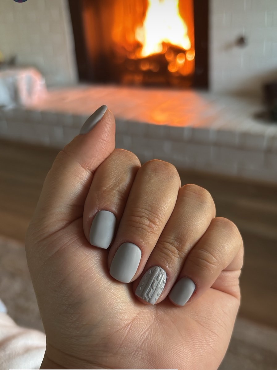 Sweater weather design and cuticles clean AF 💅.

Love my job ♥️