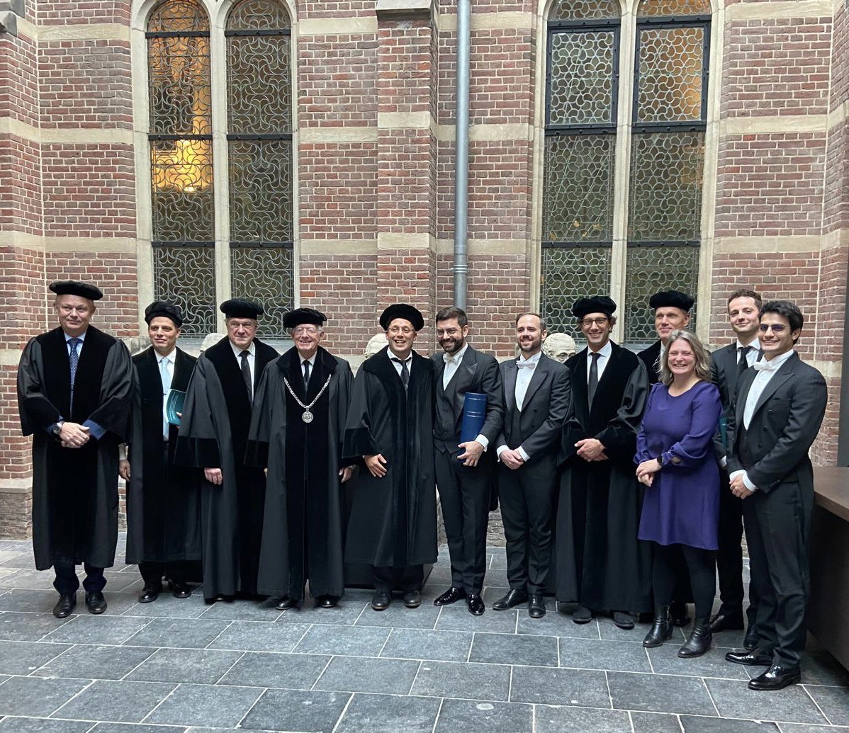 paolo_delloglio's tweet photo. Excited to have completed my #PhD on #imageguidedsurgery for urological cancers and #robotictraining @LUMC_Leiden. Grateful to my promotors F.W.B. van Leeuwen, @hvdpoel @alexmottrie J.van der Hage @urosuardi @MarkusGraefen T. Buckle R. Pelger @hetAVL @orsiacademy @ospniguarda https://t.co/ULLJobHGmh