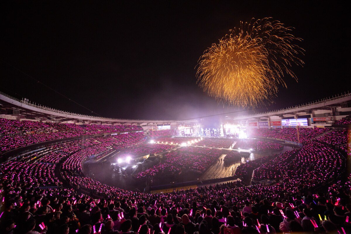 JinmResult's tweet image. 【2023年11月25日(土)】
#土生瑞穂 卒業

#櫻坂3rdアニラ 1日目に.#土生瑞穂卒業セレモニー を開催

土生は、欅坂46・櫻坂46含む8年におよぶアイドル人生を華やかに締めくくった。
※ 2015年8月〜2023年11月

#櫻坂46
#欅坂46