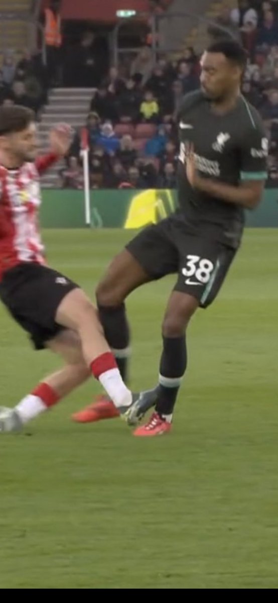 How is this not a red card on Lalana?
<a href="/FA_PGMOL/">PGMO</a> 
How can you all be so impotent and corrupt?