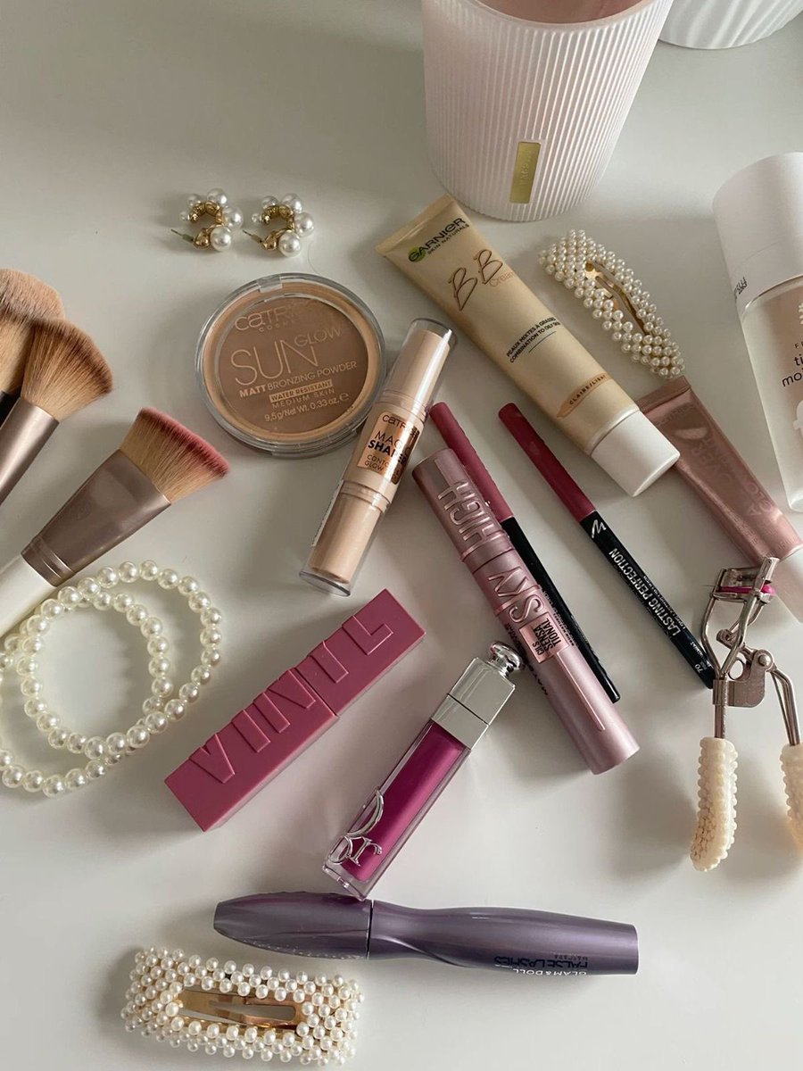 silenciofloral's tweet image. ˗ˏˋ🧺 Como se maquiar da maneira correta e usando os produtos certos? 

⠀ Uma thread bem detalhada para até uma criança entender e para quem quer aprender tudo do zero: