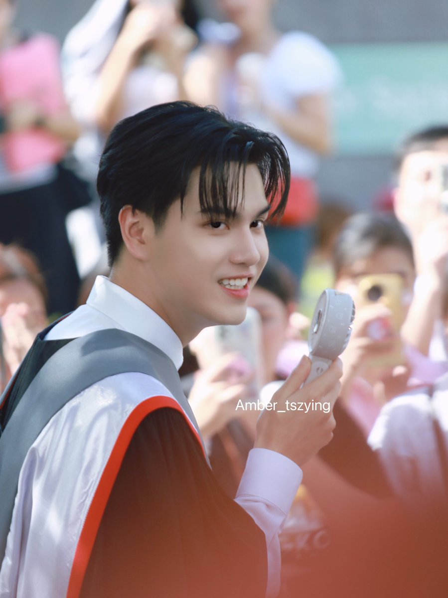Amber_tszying's tweet photo. Happy Graduation to Marc
🥳🥳🥳🥳
23/11/2024
So proud of you na🥹🥹so happy to see u in person on this special moment
@marcmc_mc
#marcmc_mc
#MarcmcGraduationDay https://t.co/nMVrgpP9vf