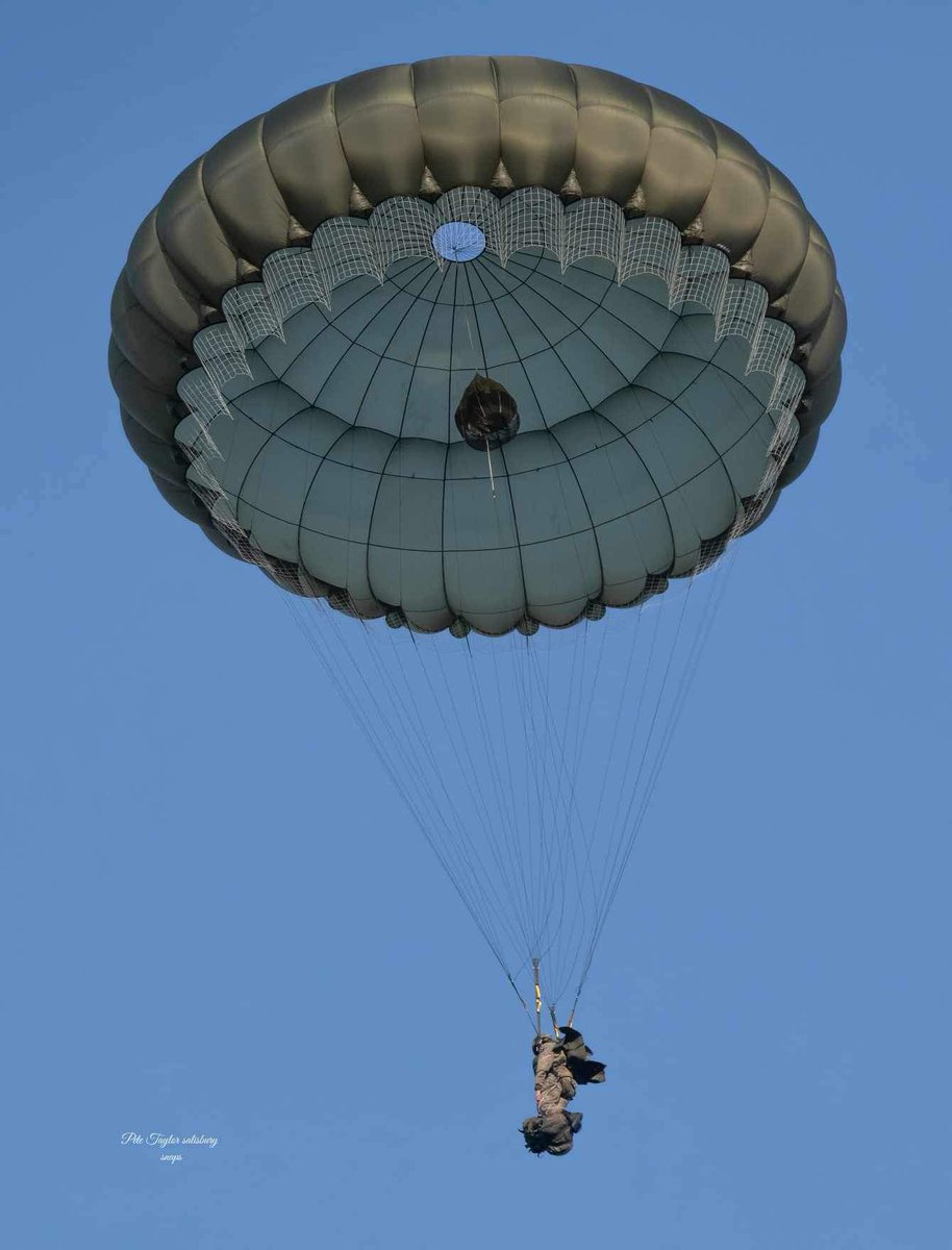 Paratroopers jumping from the Atlas A400 onto Salisbury plain. 

Airborne! 

Ready for anything 🇬🇧🆎

<a href="/BritishArmy/">British Army 🇬🇧</a> 
<a href="/16AirAssltBCT/">16 Air Assault Brigade Combat Team</a> 
<a href="/ArmyInfantryHQ/">Headquarters Infantry</a> 
<a href="/ITC_Catterick/">The Infantry Training Centre</a> 
<a href="/BritishSoldier/">British Soldier • Ministry of Defence 🇬🇧</a> 
<a href="/RMASandhurst/">Royal Military Academy Sandhurst</a> 
<a href="/IBSBrecon/">Infantry Battle School</a> 
<a href="/armycmc/">Combat Manoeuvre Centre</a> 

#Paras
#Parachuting
#A400 
#Parachuting