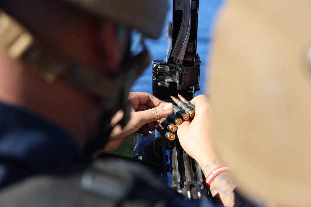 Locked and loaded!

Master-at-Arms 1st Class Orlando Delacruz loads a M240 machine gun during a live fire qualification course aboard the guided-missile destroyer USS Arleigh Burke (DDG 51), Nov. 15, 2024.

📸 MC1 Zachary Shea

#navy #GoNavy