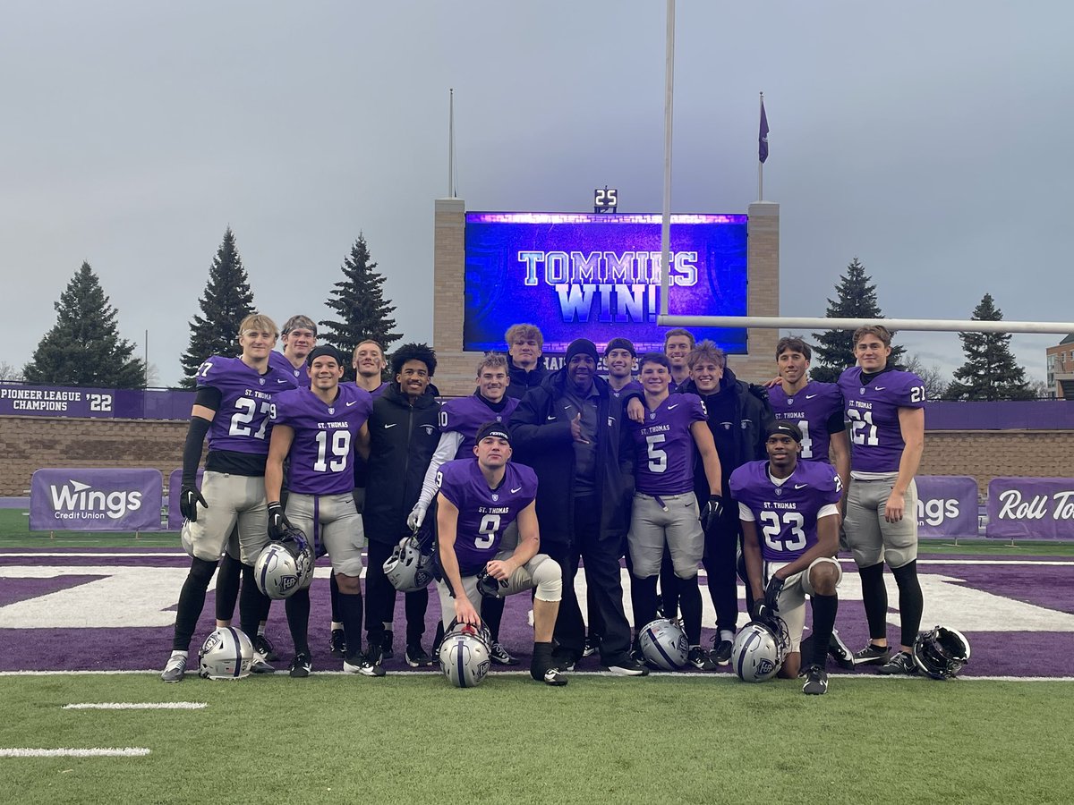 Coach Dodson 🏈 🗺️🧗🏿‍♂️🏆 tweet media