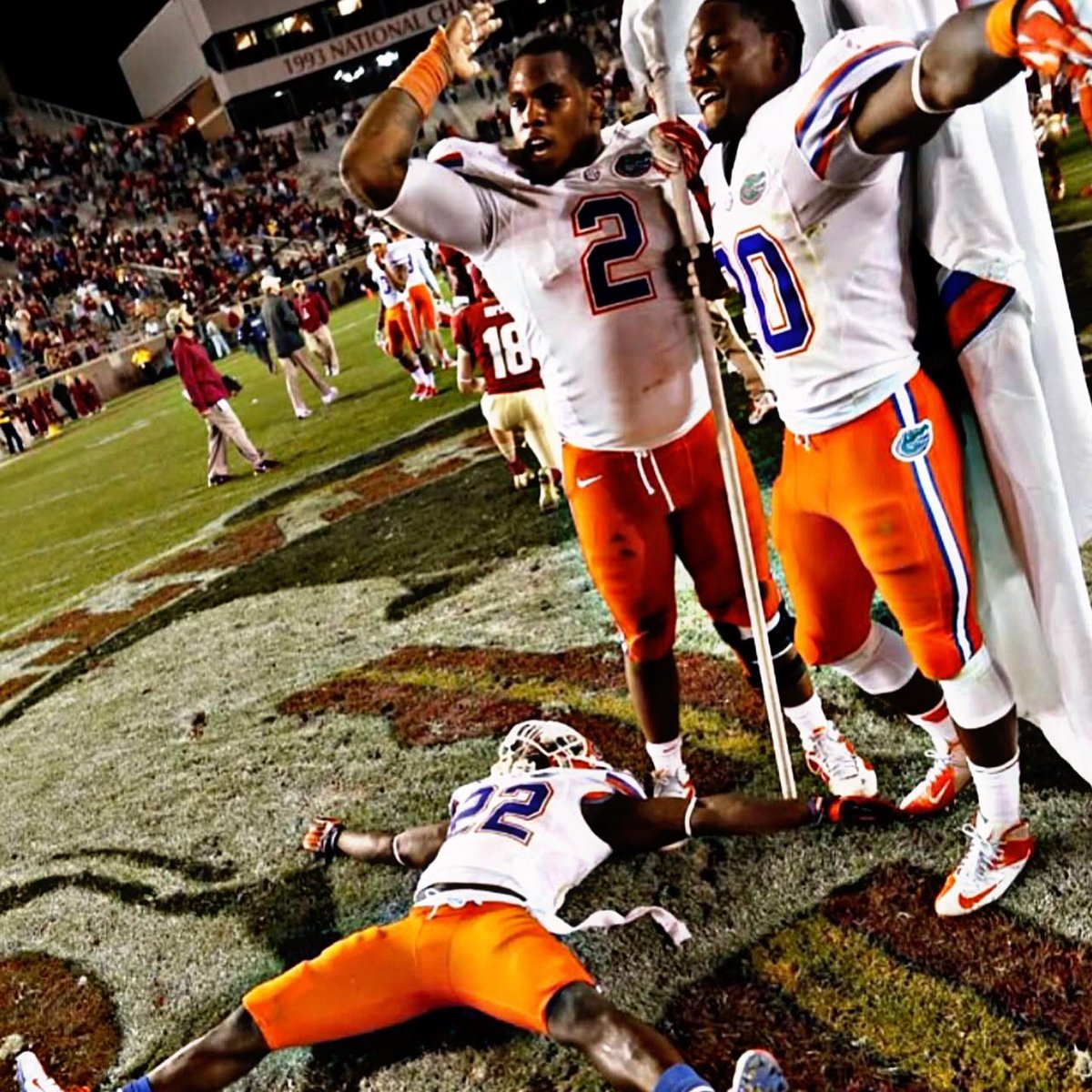 StadiumAndGale's tweet photo. FSU hate week is here 🐊>🍢 https://t.co/fDbYncxsHR