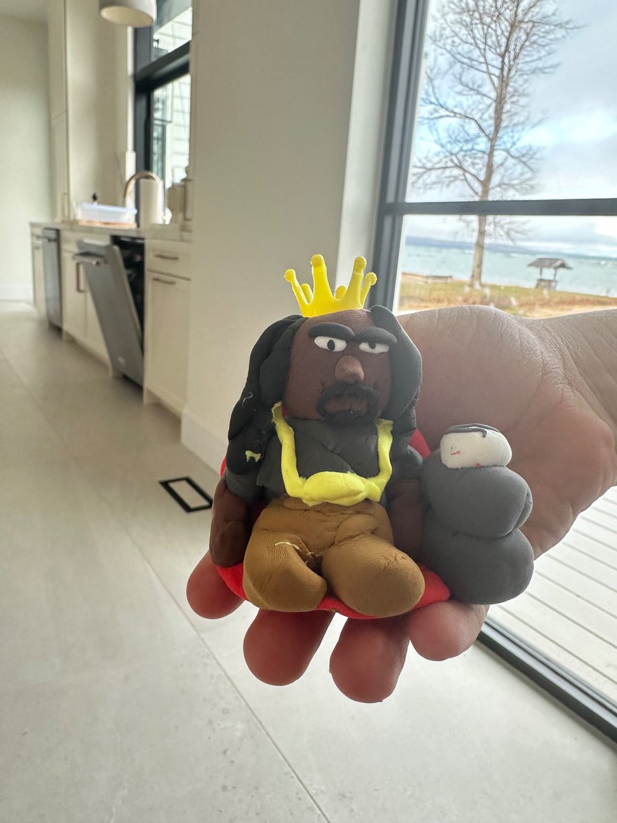 shawdaniel's tweet image. My 8 year old made @SnoopDogg on @NBCTheVoice with Air Clay @Crayola