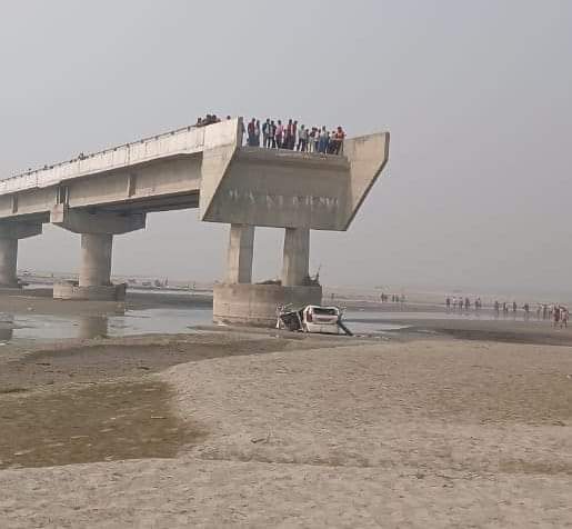 PARASCKD_0019's tweet image. #Google_map से जाने का नतीजा.... 3 की मौत ...  😞