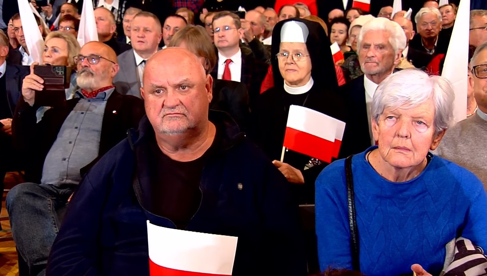 GdKOEcqW8AAtrPQ?format=jpg&name=large