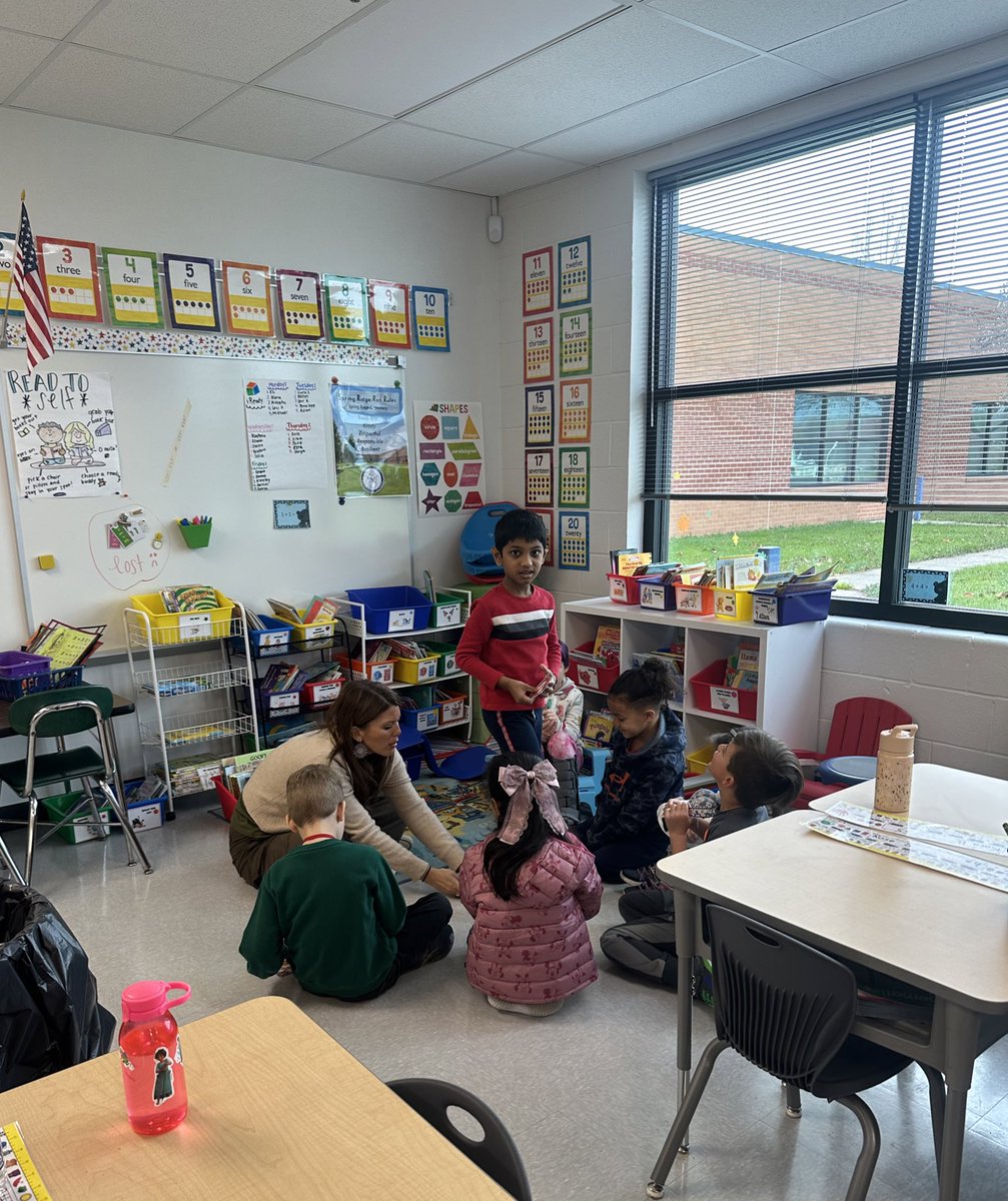 Differentiated ELA rotations were running so smoothly, it allowed me to pop in and check with each group. #roohoo #fcpsvanguard