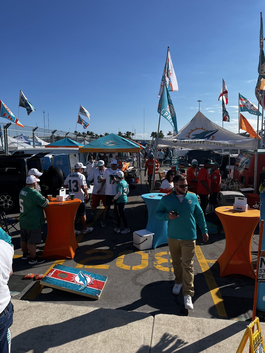 timen1005's tweet photo. Finally here!!!! #FinsUp @MiamiDolphins https://t.co/WpyDoGOwi5