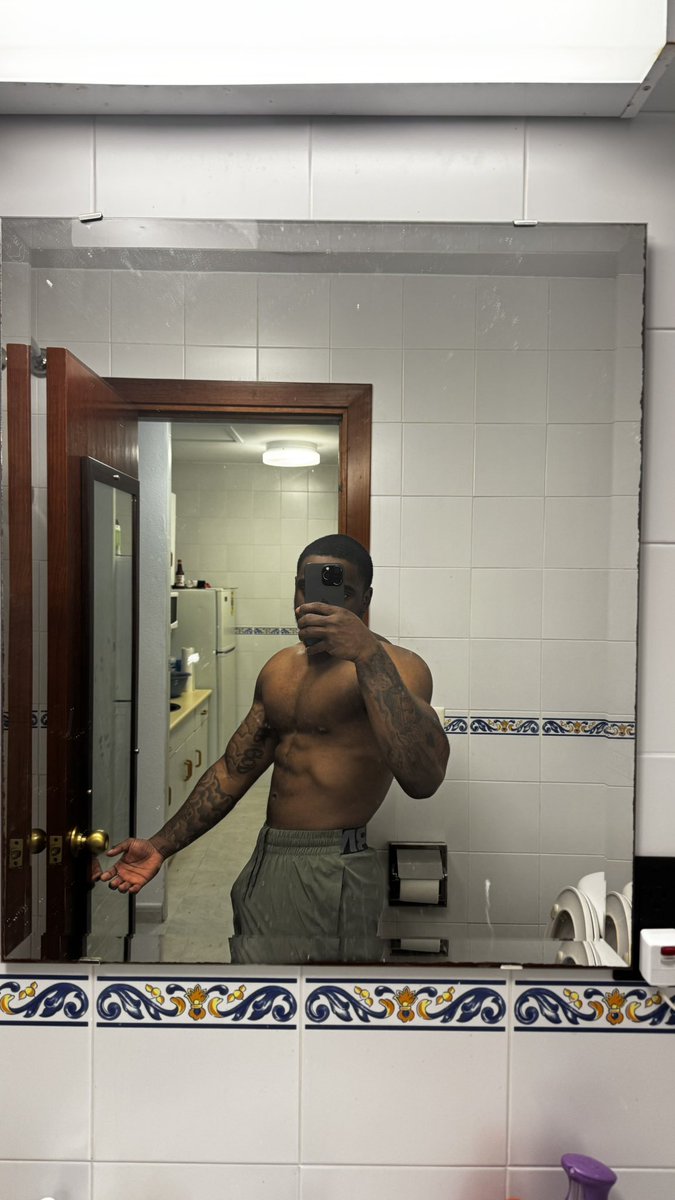 praise allah , hit the gym &amp; stay fly !! #subhanallah #noexcuses 😎