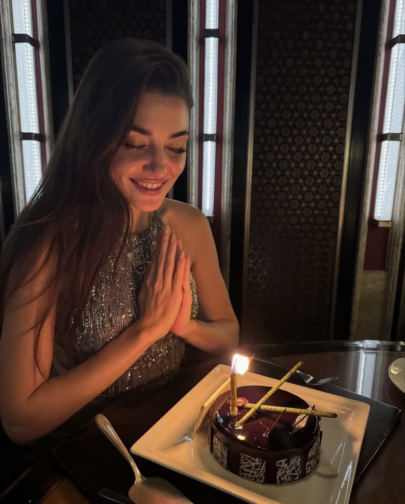 seyromonas's tweet photo. May all your wishes come true, miyy!!💫✨ #HappyBDayHandeErçel #HandeErçel https://t.co/W1uWl9PZJW