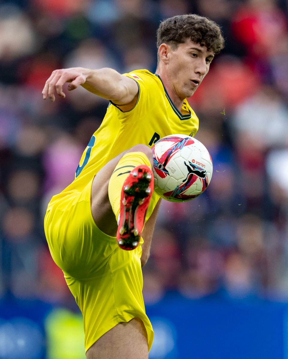 VillarrealCF's tweet photo. Primera titularidad para Pau Navarro en @LaLiga ✅

#OsasunaVillarreal https://t.co/xRDYVVcdD1