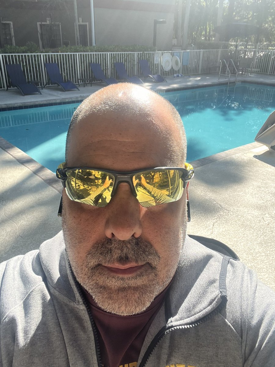 Montejp231's tweet photo. sunday morning jog #FitnGoals ess https://t.co/5ZX0764wAu
