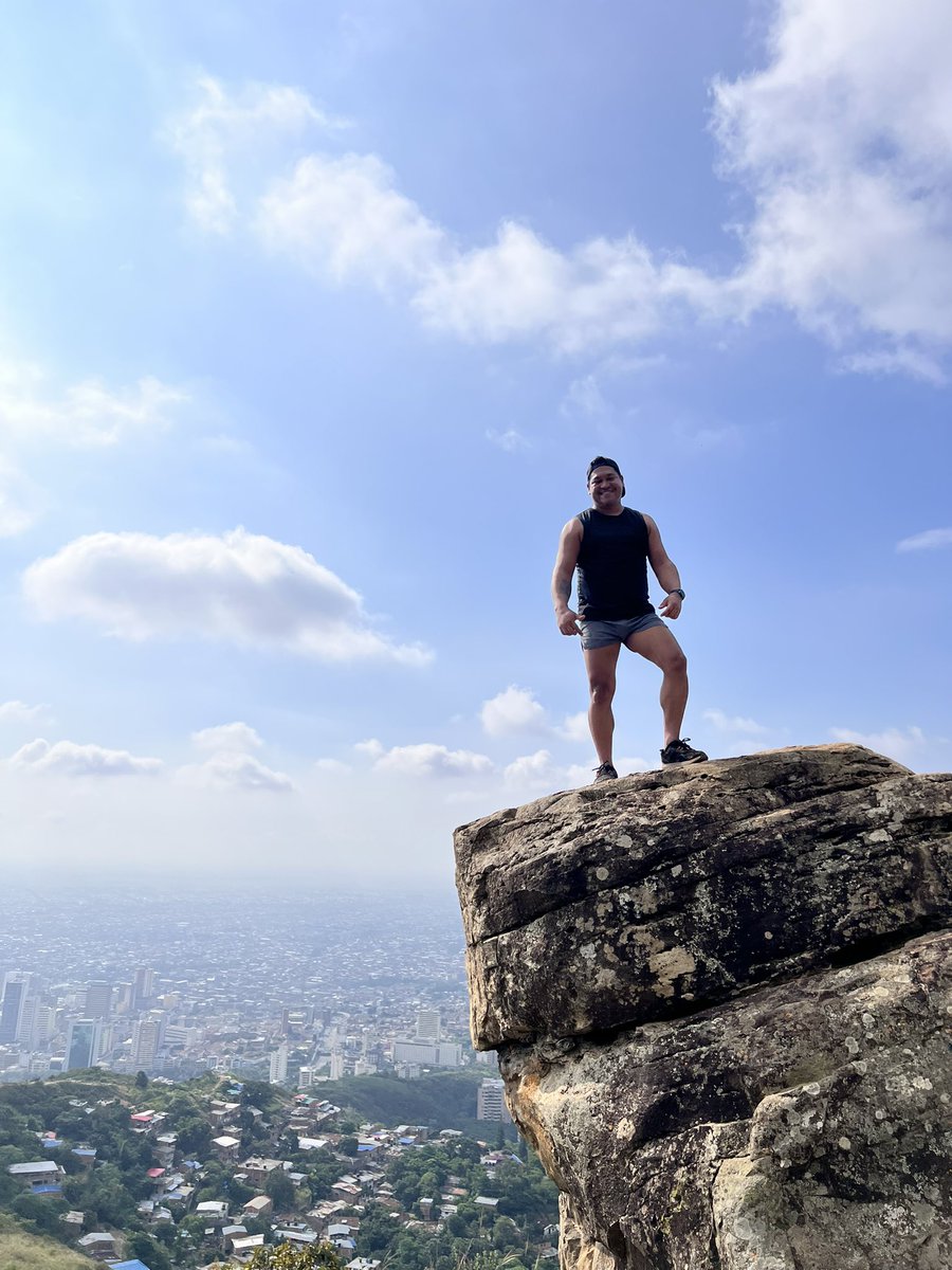 Jecar0s's tweet photo. Y luego de 5 años sin subir al cerro, lo he logrado, con algo de dificultad, pero contento de cumplir el cometido! https://t.co/8HPXAZ9A0l