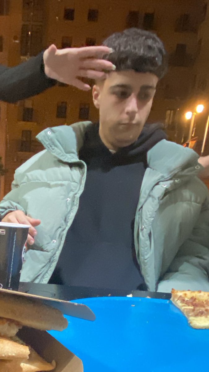 payaperdidaenpolonia tweet media