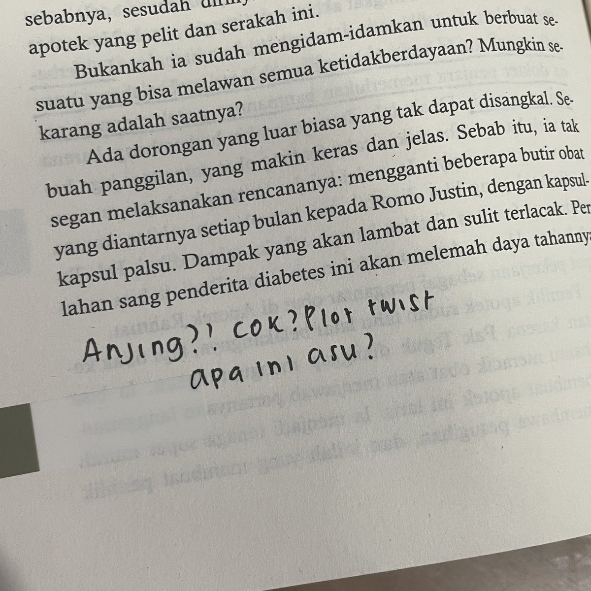 ravenmione's tweet photo. not gonna lie, this novel is the best novel i read this year. sumpah. 

500 halaman isinya nyesek, marah, emosi, bingung sama idealisme sendiri, nangis banyak.

kalo kamu tertarik sama sejarah, isu 1965, gerakan perempuan, dan komunitas tionghoa. sini merapat, baca buku ini. https://t.co/On1tWuGARv