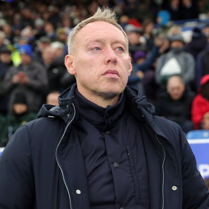 🚨🦊 BREAKING: Leicester City have parted company with Steve Cooper, the manager has been fired. 

Alan Tate and Steve Rands have also left the club. Ben Dawson, Danny Alcock and Andy Hughes will oversee first team training.