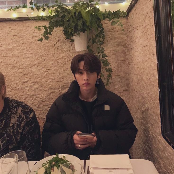 herosoup8's tweet photo. first date kinda nervous… #ssd #stayselcaday https://t.co/eA5Z41QLqY