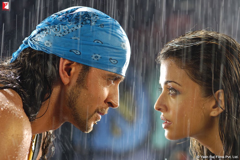 Krishnan_VJ_'s tweet photo. 18 years of the hottest pair of thieves @iHrithik #AishwaryaRai🥵❤️‍🔥
#18YearsOfDhoom2 https://t.co/LP8FiNUEUb