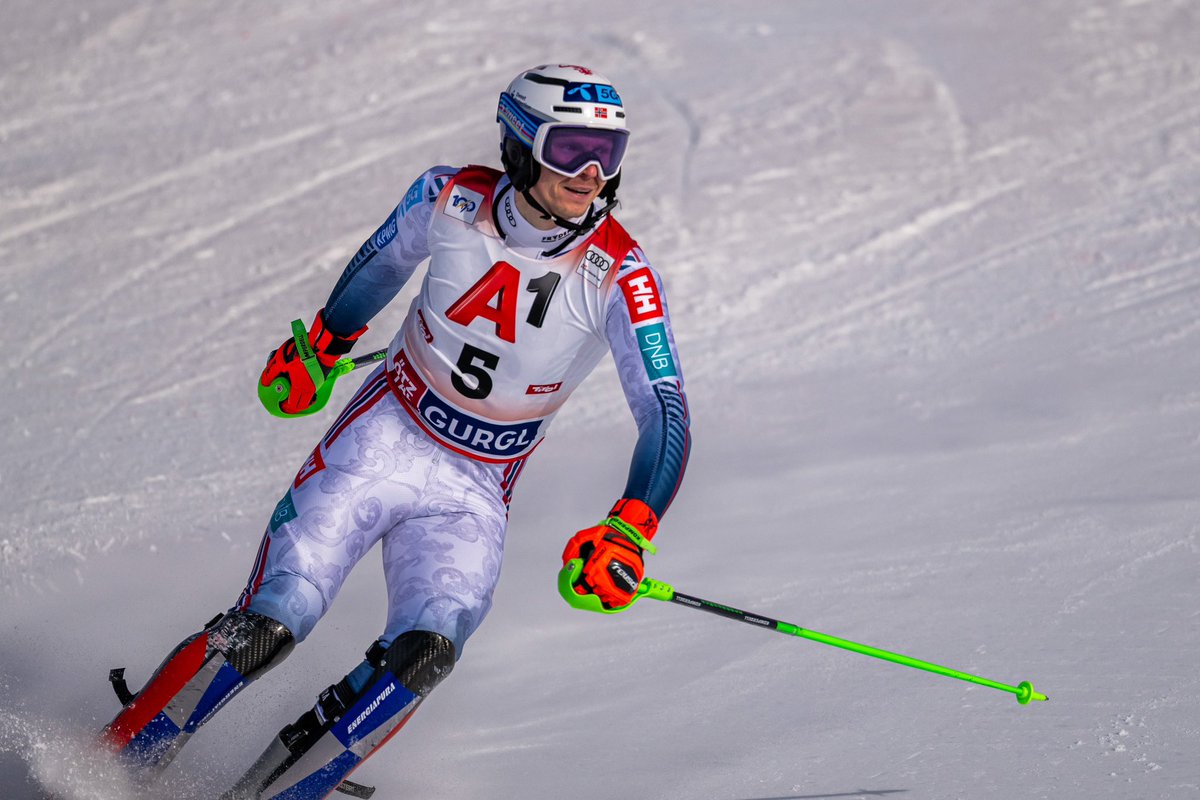 Few too many mistakes for a podium finish today, but good progress and a decent result in the end 🐢💨 Now it’s time to cross the Atlantic for some good training and a giant slalom race in Beaver Creek🦅🇺🇸

📸: Joerg Mitter

#P6
#thevandeerredbullway 
#givesyouwings