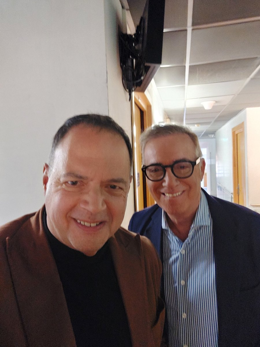 antoniopascotto's tweet photo. Su #Canale5 e in streaming su @mediasetinfinity il film Ennio Doris - C'è anche un domani con @massimoghinireal @fiction_mediaset @qui_mediaset #BancaMediolanum #EnnioDoris @bancamediolanum https://t.co/iKxhNB5K0f