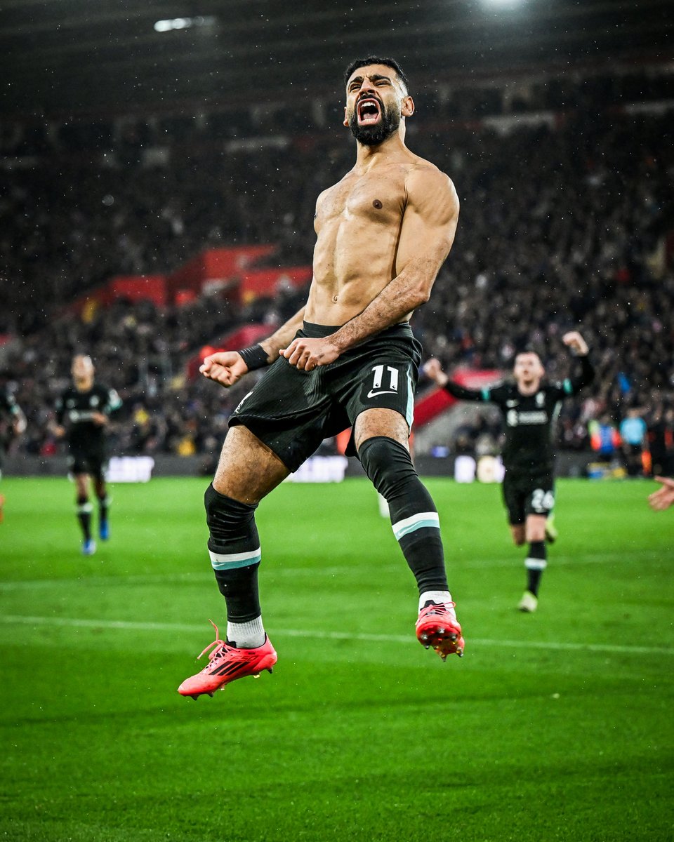 brfootball's tweet image. Mo Salah sends Liverpool eight points clear at the top of the Premier League 😤