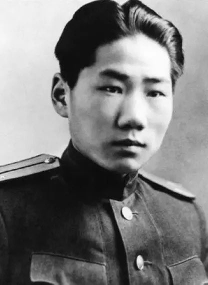 guojiazongshuji's tweet photo. #历史的今日 
1950年11月25日，毛岸英在朝鲜遇袭身亡 https://t.co/15IEBzDJEU