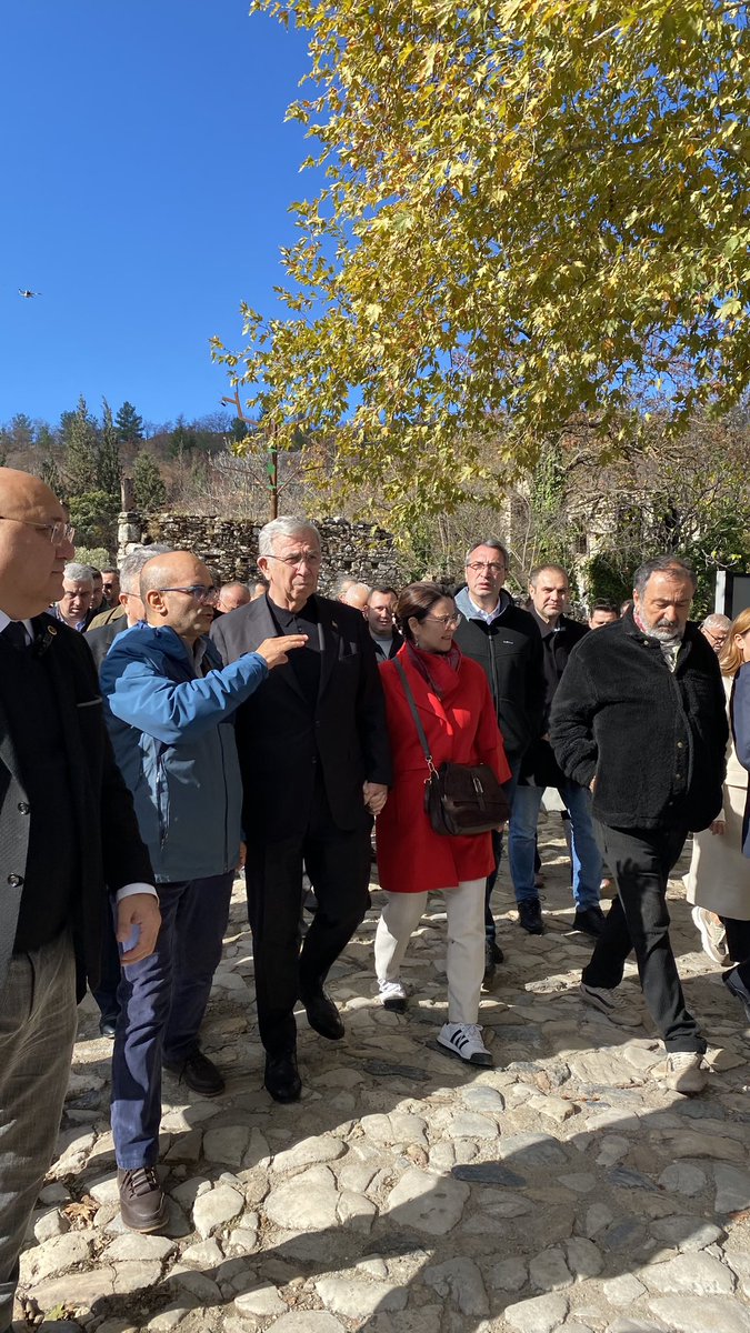 Stratonikeia ve Lagina Kazısı (@_stratonikeia_) on Twitter photo Tarihi Kentler Birliği toplantısı sonrasında, Stratonikeia’yı ziyaret eden, Ankara Büyükşehir ve Tarihi Kentler Birliği başkanı Sayın Mansur Yavaş ve Belediye Başkanları ile tüm katılımcılara teşekkür ederiz.
<a href="/mansuryavas06/">Mansur Yavaş</a> <a href="/tarihikentler/">Tarihi Kentler Birliği | Union of Historical Towns</a> Tarihi Kentler Birliği toplantısı sonrasında, Stratonikeia’yı ziyaret eden, Ankara Büyükşehir ve Tarihi Kentler Birliği başkanı Sayın Mansur Yavaş ve Belediye Başkanları ile tüm katılımcılara teşekkür ederiz.
<a href="/mansuryavas06/">Mansur Yavaş</a> <a href="/tarihikentler/">Tarihi Kentler Birliği | Union of Historical Towns</a>