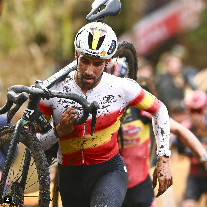 Día complicado para <a href="/felipeorts15/">Felipe Orts Lloret</a> , con pinchazo incluido. Llegó a rodar 19º y remontó hasta la 9º posición final en la Copa del Mundo de Amberes. Buen comienzo. ¡Lo mejor está por llegar!