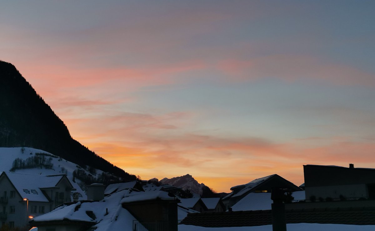 Zueristern's tweet photo. Pilatus https://t.co/kwRbNr6WsB
