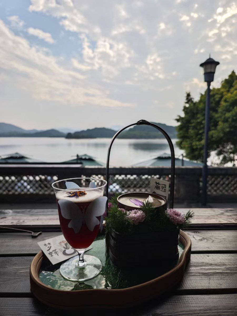 KimAndJoung's tweet photo. ☕️ https://t.co/2q3HcNZn3d