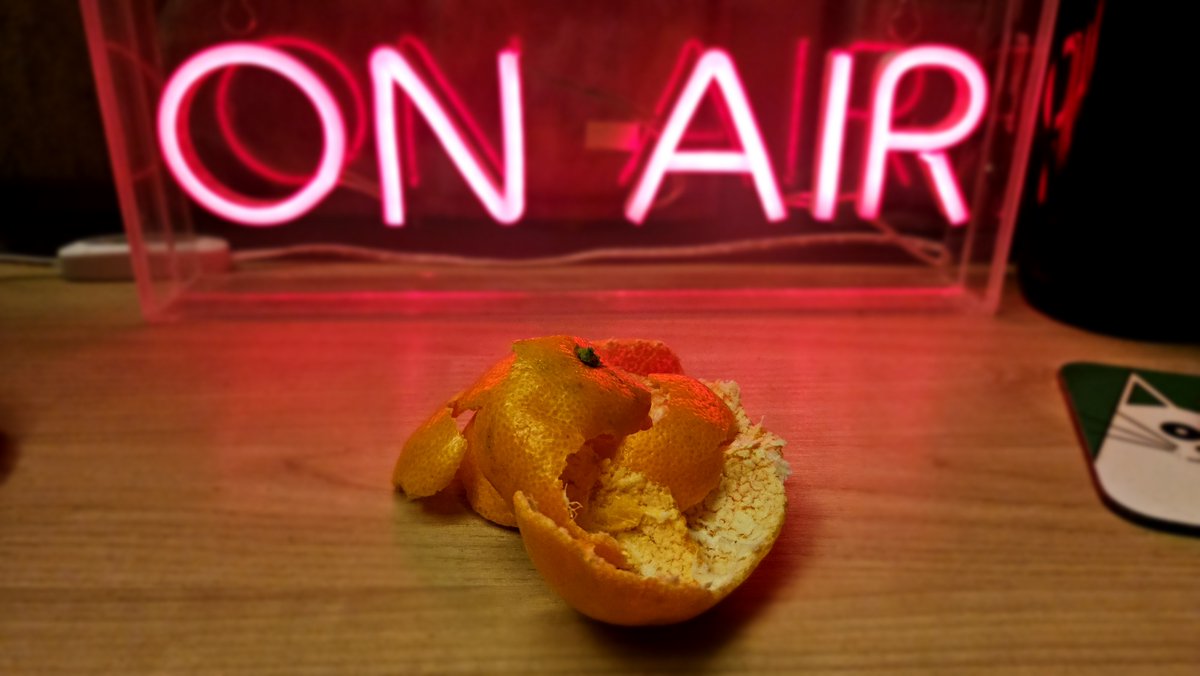 DanOffTheRadio's tweet image. THREE SHOW DAY! Requests done on @MagicFM, on @magicatmusicals now and then #MagicSoul 70's from 6... 

Have also done some Christmas shopping AND eaten a Satsuma! TIS THE SEASON!