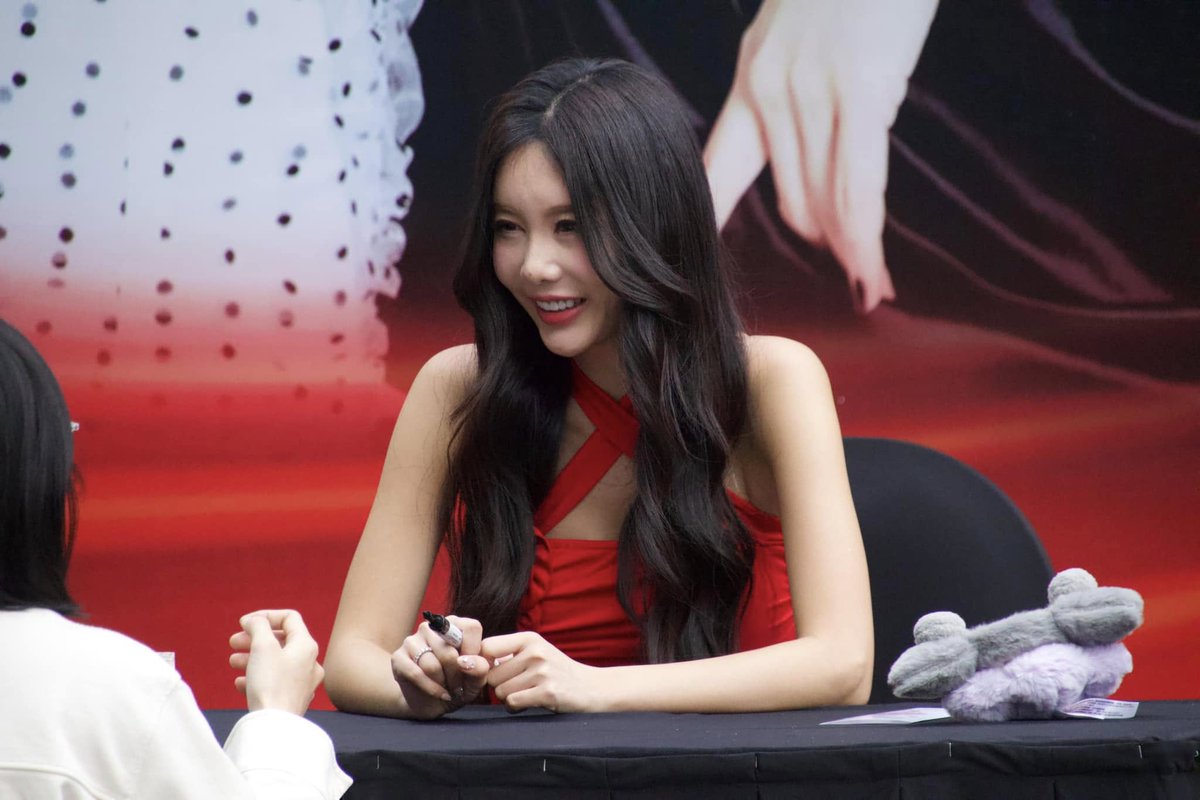[241123] QRI @ FAN MEETING VINCOM CENTER BÀ TRIỆU! 1

Photo by: Jiah