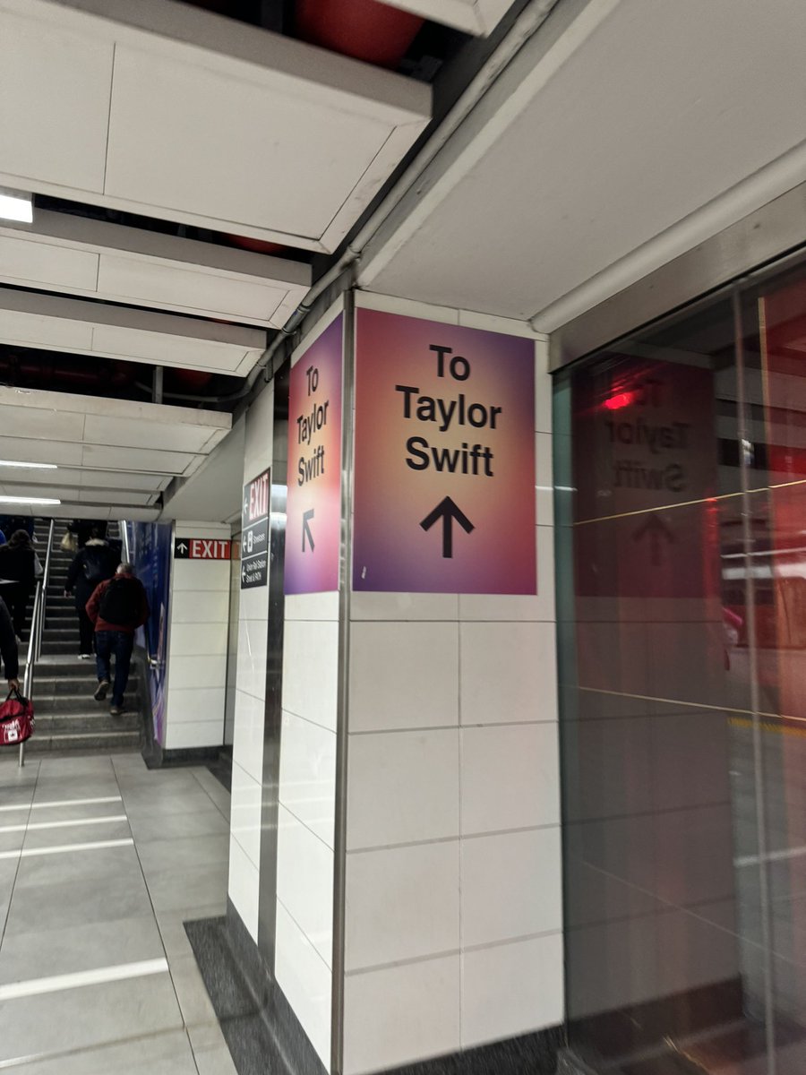 TheAdamReeves's tweet photo. Let’s be real, I’d follow these signs off a cliff 🤣 https://t.co/1RKbUinApH