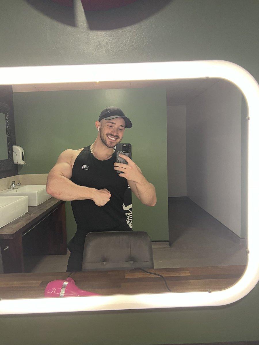 nnarcusStreams's tweet image. Going #live on #tiktok and #twitch with #pokemon #pokemonwhite2 #nuzlocke!

Trying out some new lighting too, tell me what you think!

#streamer #streaming #lgbt #gay

m.twitch.tv/nnarcusstreams…