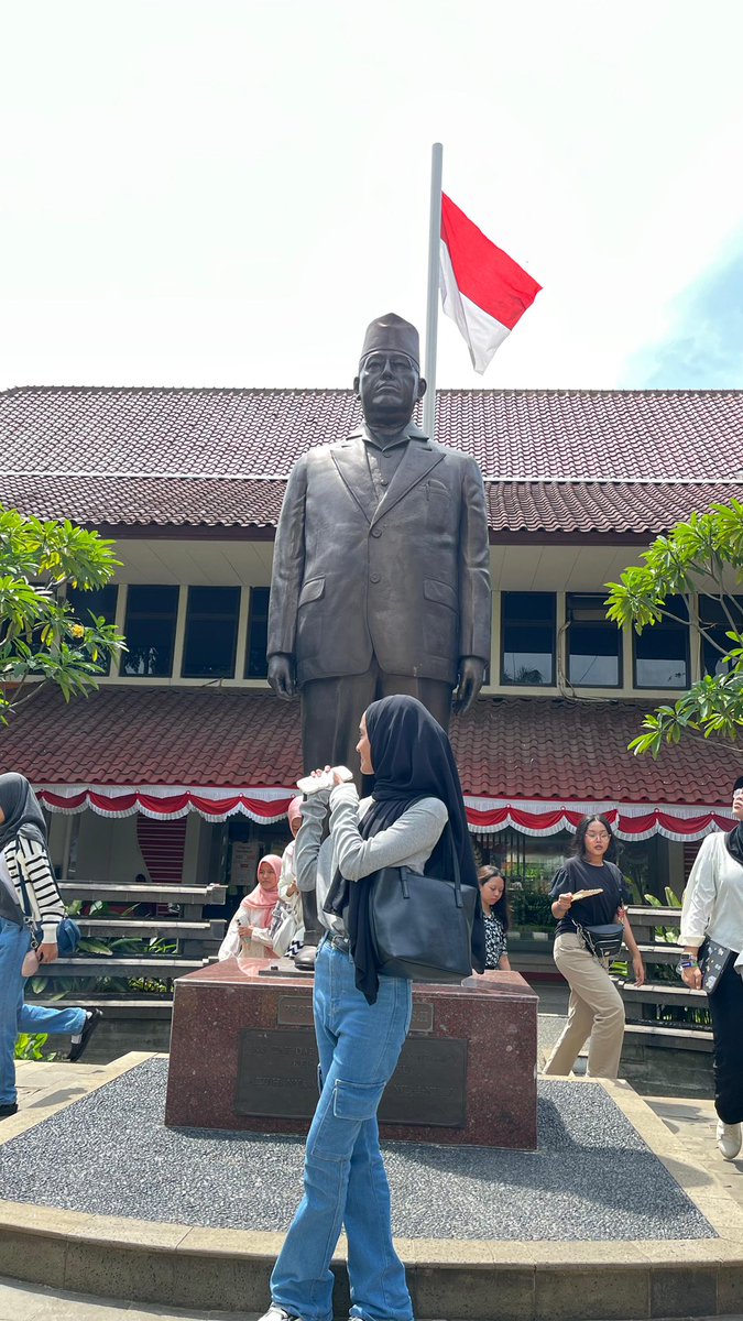 UlfiyantiSalsa's tweet photo. 24-11-2024 Ngapain aja?
📍BKUI
📍AEON TANJUNG BARAT
Seru poll walau lelah sekali❤️
Plis yg tadi foto di pelataran FH UI bareng-bareng,ak mau fotony.
#studytwt #BKUI #Bkui2024 https://t.co/EA4NtvzVGJ
