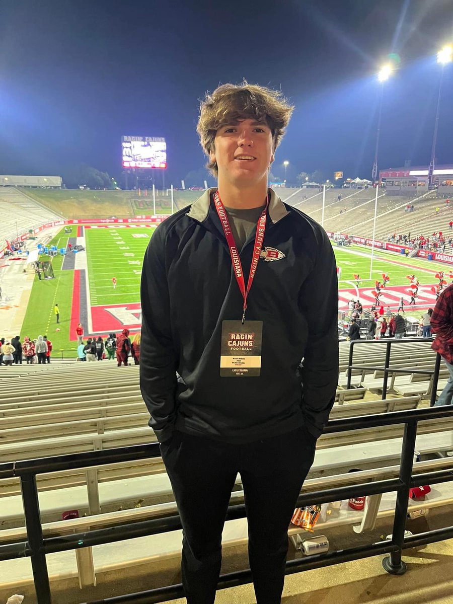 PyronWyatt's tweet image. Thank you @RaginCajunsFB for having me up for the game! Amazing football program and facilities.
@leg12tim @coachaj2win @QBMechanix @tuckermelton5 @JameyDubose @wyattdalton4 @BiloxiFB @BiloxiAthletics