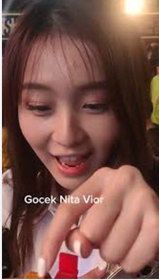 aIexisk's tweet photo. Vior Onic Viral terbaru paling panas mentahan video vior_15_menit 
 Vior-onic Link Video 15 Menit 20 Detik Vior Onic Viral di Medsos
💯👇
https://t.co/8dk67ObME2... https://t.co/oRloQlBYov