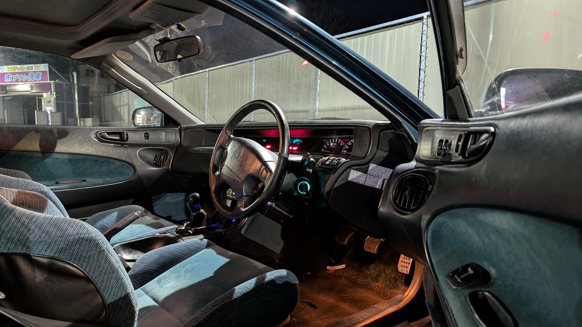 ひがし tweet media