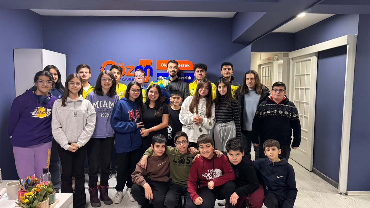 UFBEge's tweet photo. 1907 ÜNİFEB Ege Üniversitesi örgütlenmesi olarak 24 Kasım Öğretmenler Günü dolayısıyla eski yönetim kurulu üyemiz Furkan Aksu'yu dersinde ziyaret ettik.
Başta Başöğretmen Mustafa Kemal Atatürk olmak üzere tüm öğretmenlerimizin Öğretmenler Günü kutlu olsun. https://t.co/SgA3rF8NDO