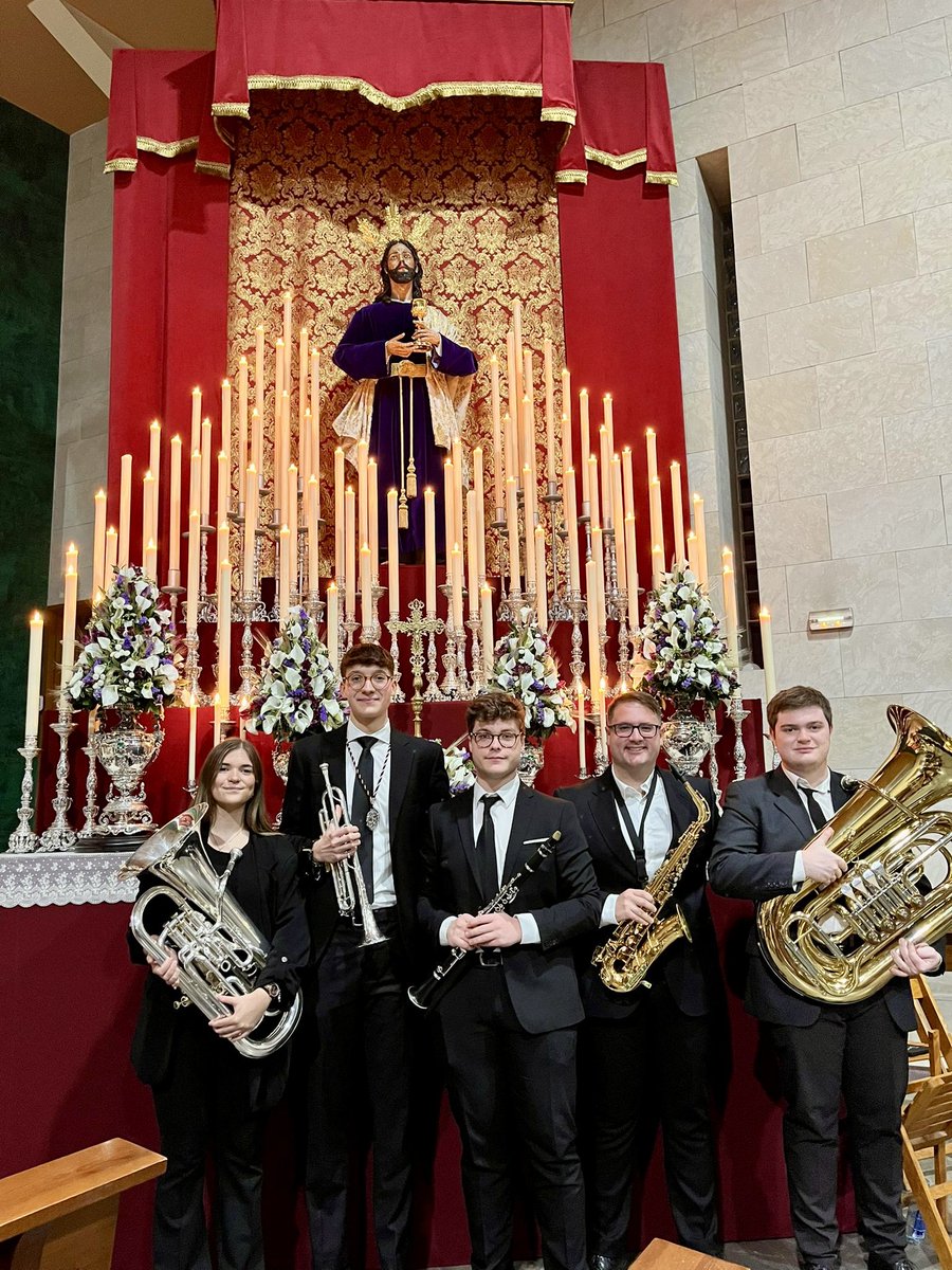 GregisMater's tweet photo. 🎶 Fin de semana intenso en el seno de #GregisMater.

Ayer, sábado, nos desplazamos hasta el barrio de Poniente para participar en la Función Solemne en honor a Nuestro Padre Jesús de la #Fe, en las vísperas de la Solemne de Jesucisto, Rey del Universo. https://t.co/vDU0MQoGWz