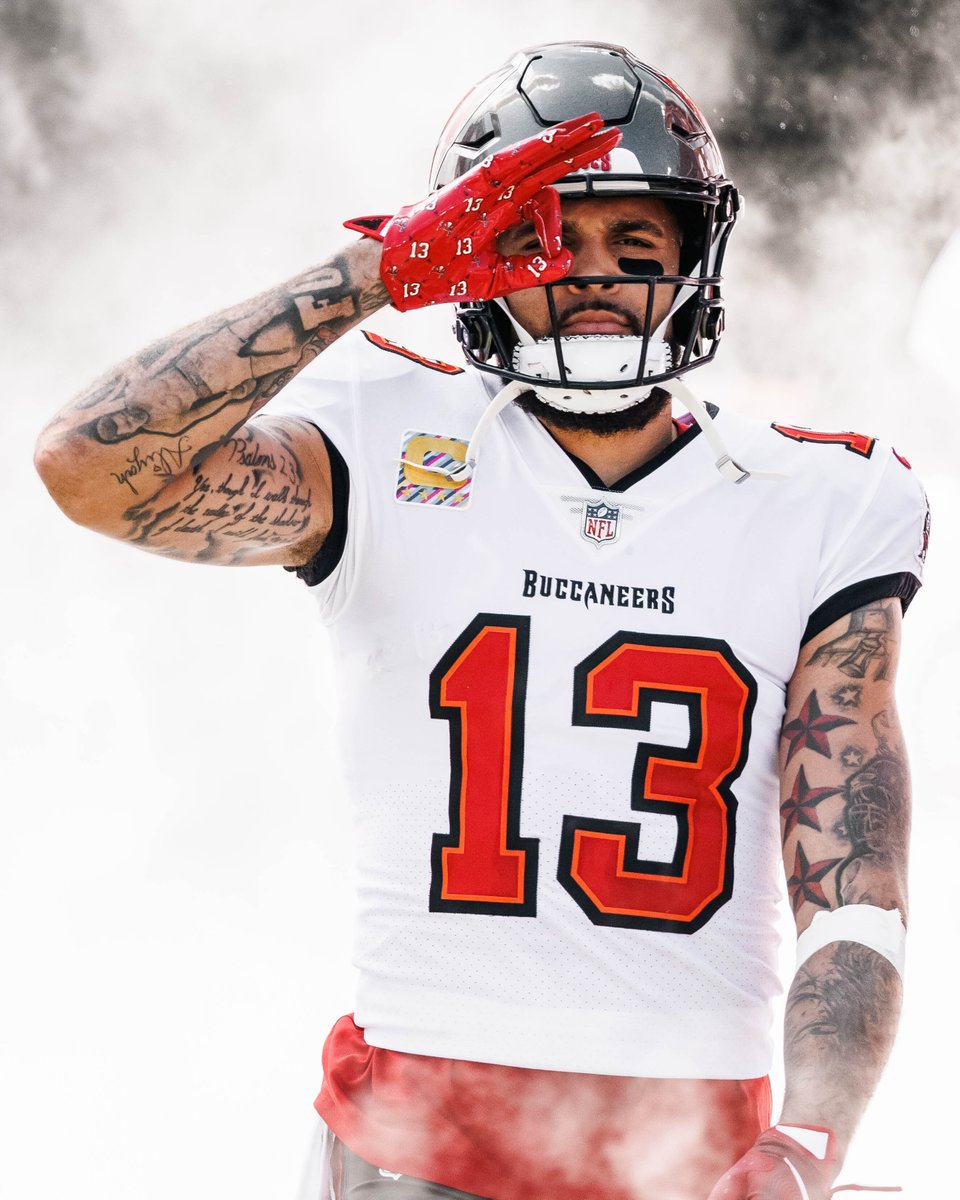 Buccaneers's tweet photo. Babe, wake up. Mike Evans is active. https://t.co/409BWxwFXO