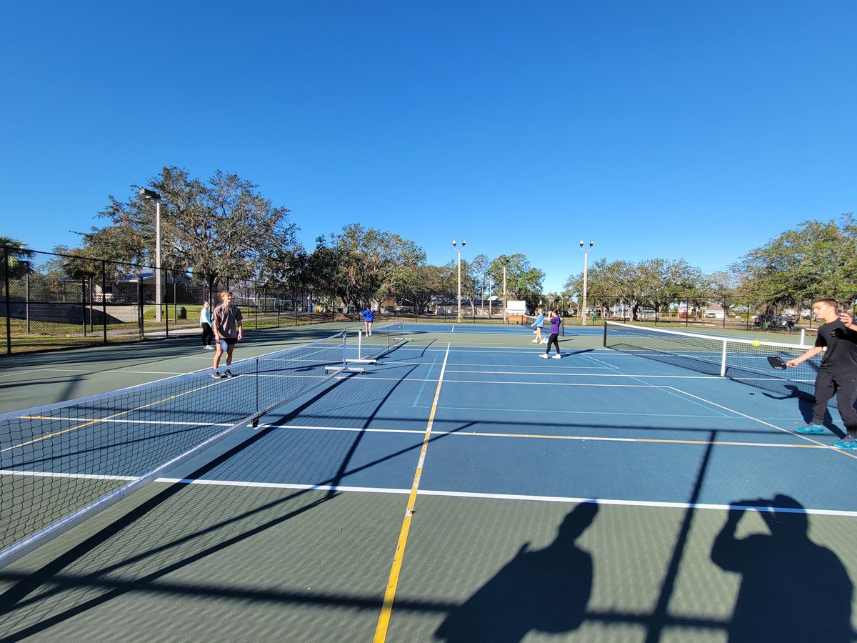 shadowcastfly's tweet image. Thanks to everyone who came out to this morning's first @LennardHigh pickleball club outing! I hope everyone had a great time and enjoyed the time together on the courts! Have a great Thanksgiving and we will get another outing planned very soon!
#lennardpickleballclub