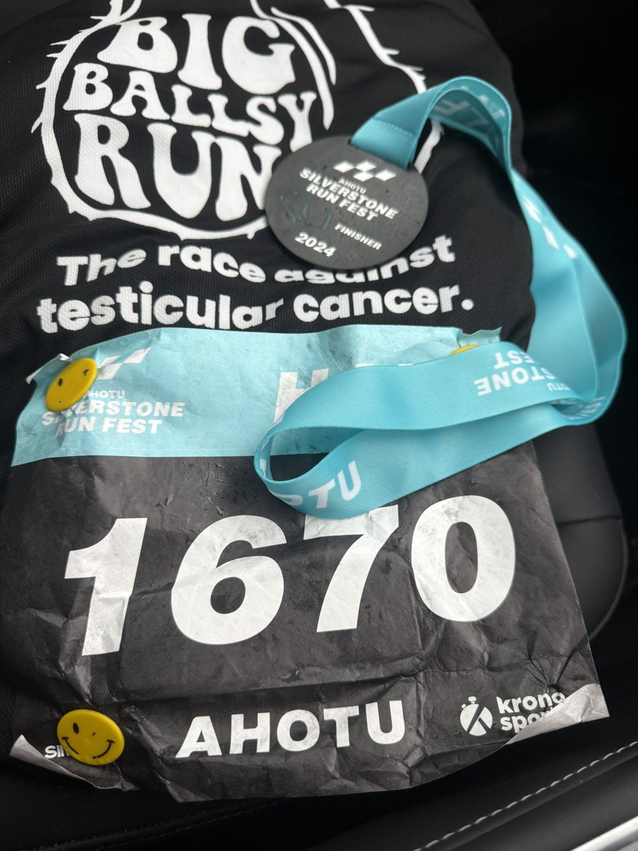 SamMage26872142's tweet photo. Had a great run today at Silverstone run fest 24 in to the final week of my #bigballsyrun Bert was being a pain with his relentless wind and needle like rain
But through to the end #talkingbollocks got there in 2:06. Target was 2:15 for conditions and my own fattyness condition https://t.co/KI0KOvegZ4