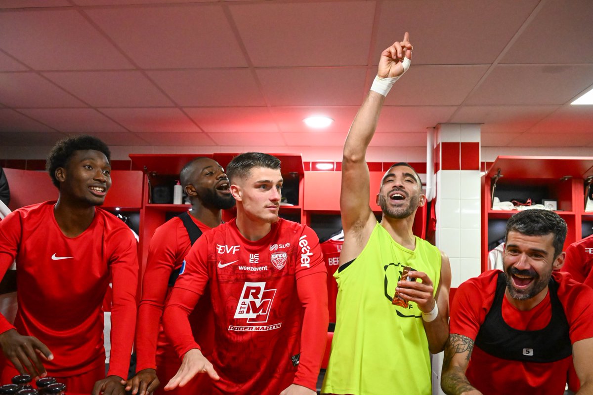 DFCO_Officiel's tweet photo. 📸😍

On se revoit très très vite la #TeamDFCO 🫶

#DFCOFCV https://t.co/UXP36CHFEZ