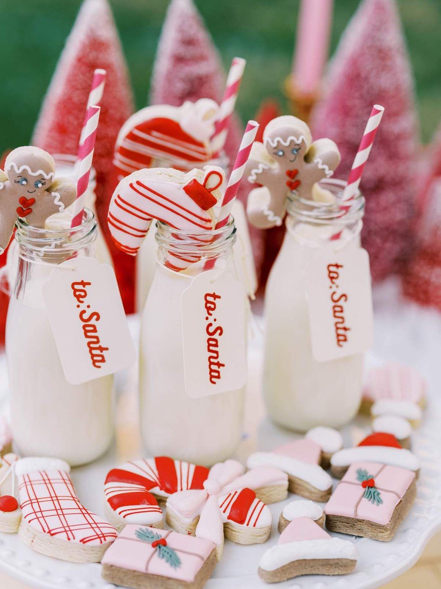 catchmyparty's tweet photo. Don't miss this magical North Pole-themed Christmas party! Love the milk and cookies! https://t.co/SBdw0Akau4 #catchmyparty #partyideas #northpole #northpoleparty #christmas #christmasparty #holidays https://t.co/TjMVo6oapD