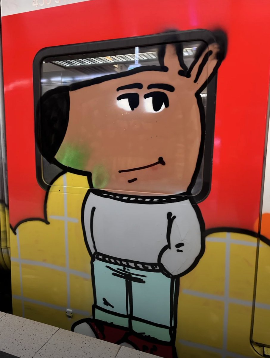 Benni 🏳️🌈🦊🚩 (@benniodersoo) on Twitter photo Wenn die <a href="/DB_Bahn/">Deutsche Bahn Personenverkehr</a> dich wegen Vandalismus anklagt, aber du einfach nur ein chilliger Typ bist, der einen Hund malen wollte: Wenn die <a href="/DB_Bahn/">Deutsche Bahn Personenverkehr</a> dich wegen Vandalismus anklagt, aber du einfach nur ein chilliger Typ bist, der einen Hund malen wollte: