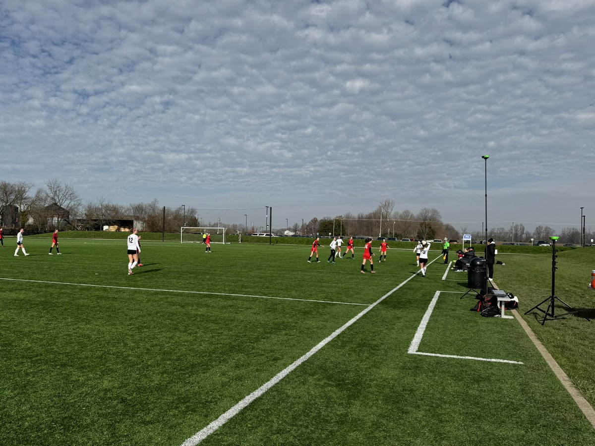 Sporting Queen City G08 begins play vs KHA 1 Lexington G06/07 at the Indy College Showcase. Good luck girls!!!